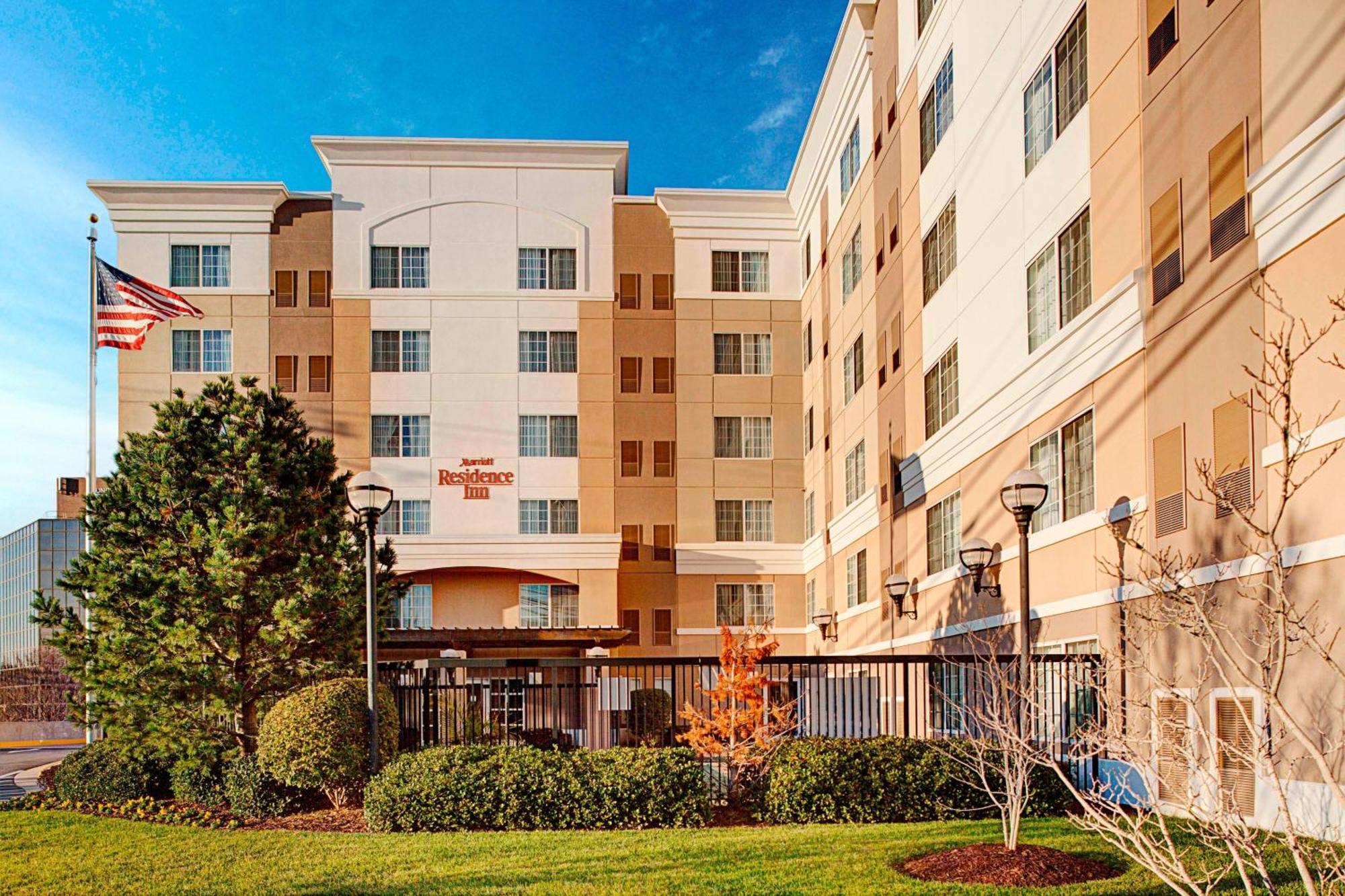 Residence Inn By Marriott Tysons Tysons Corner Exterior foto